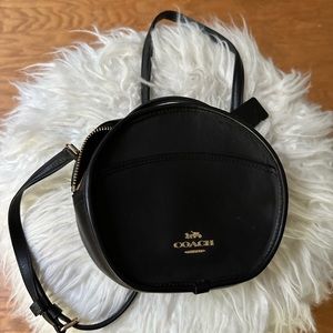 Small Coach canteen style crossbody - black. Like new.